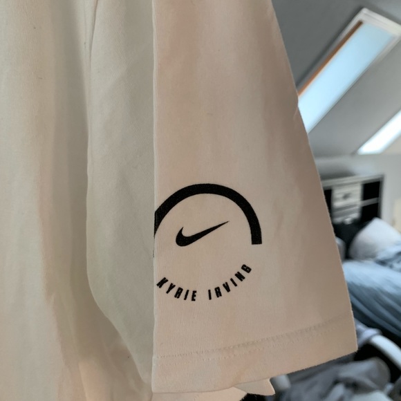Nike Kyrie dri-fit shirt - Picture 3 of 4